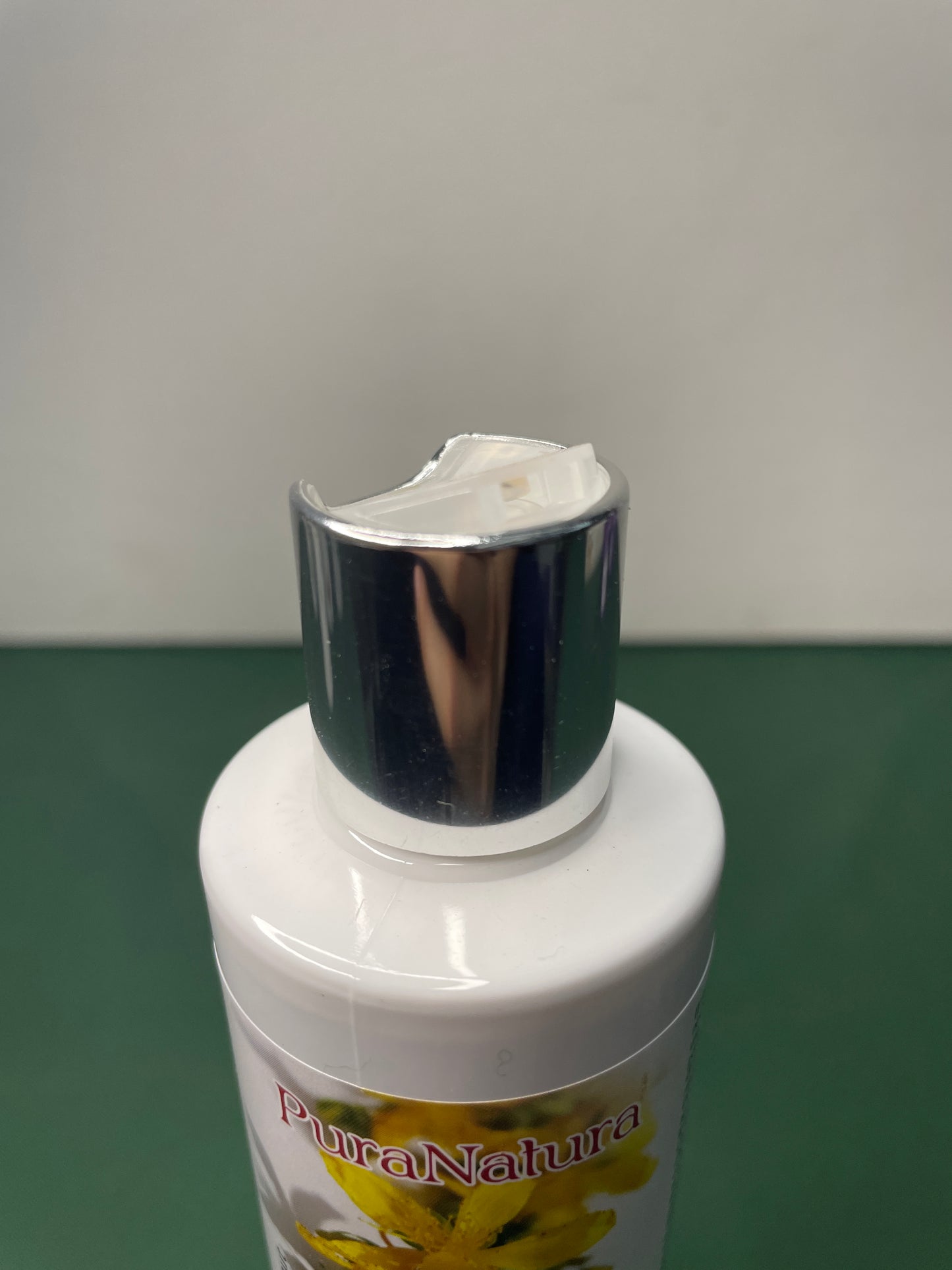 Pura Natura - Shampoo Biologico con Oli Essenziali Officinalis Dalla Grana per cani e gatti 250ml