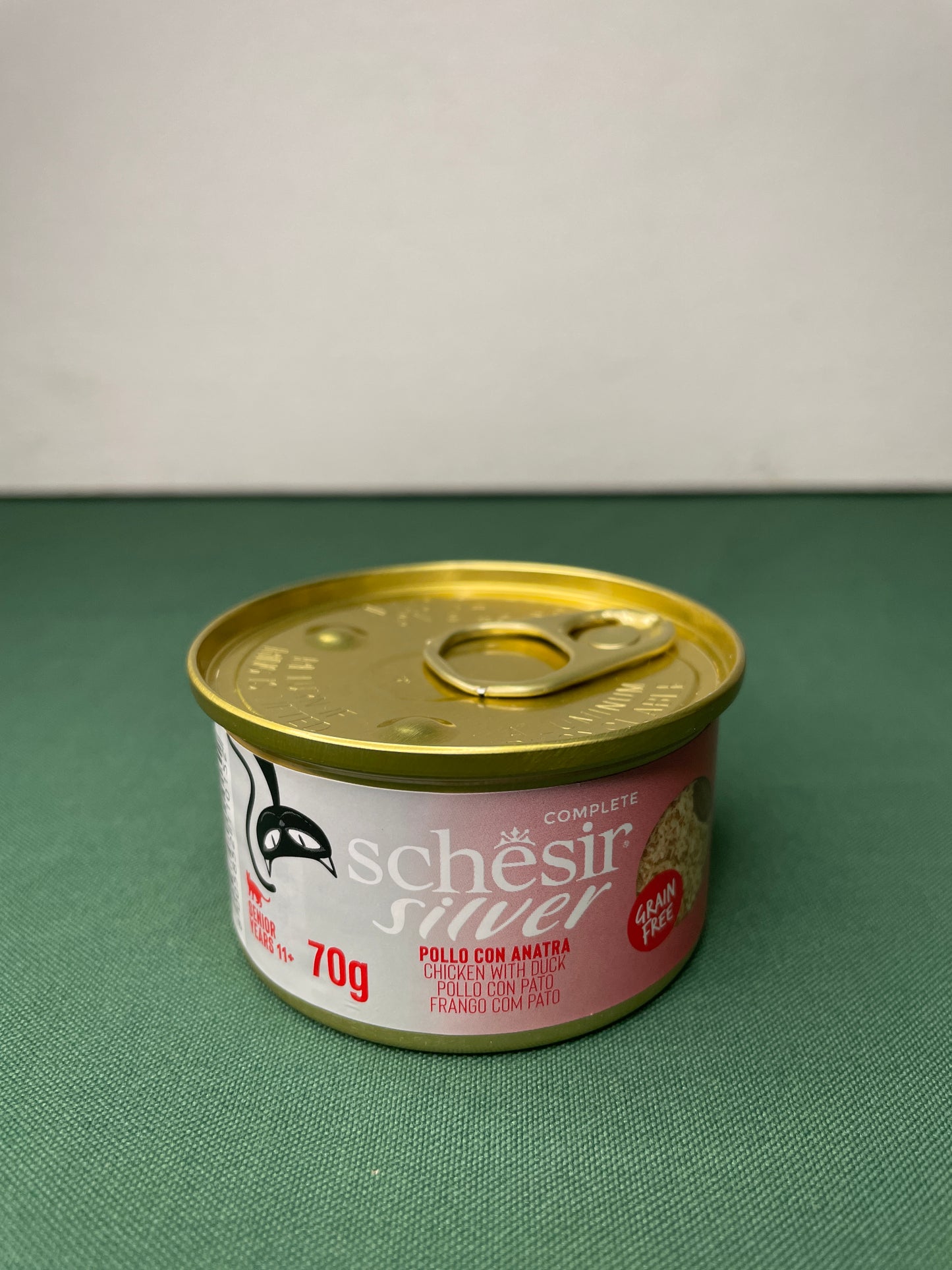 Schesir - Bustine di Umido Completo in Filetti in Brodo Senza Cereali per Gatti Anziani Silver Mousse 70g
