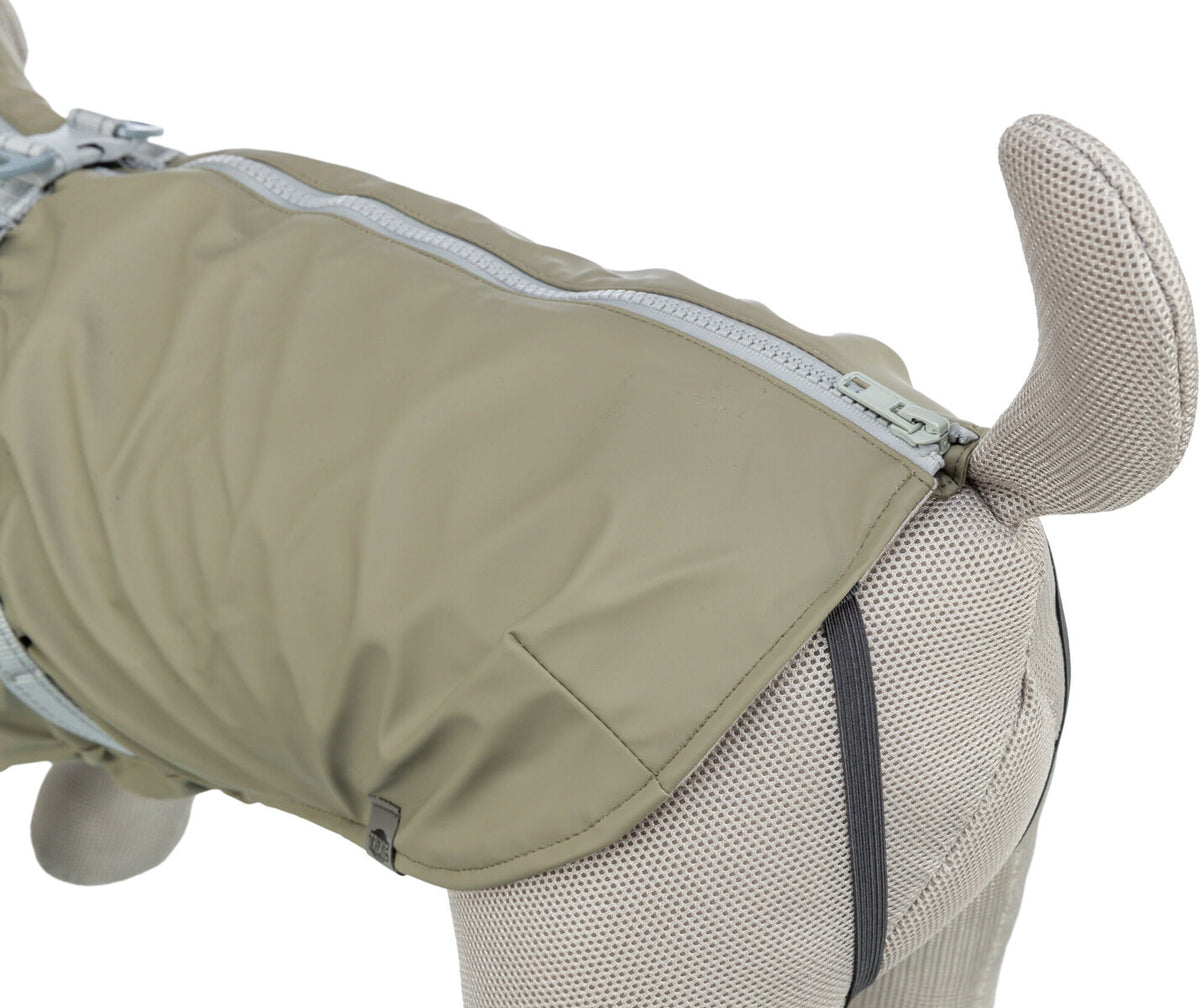 cappottino cane, impermeabile cane, Trixie Pontis Rain, cappottino cane Trixie, cappottino cane con pettorina, Trixie Pontis Rain cane, cappottino impermeabile cane, cappottino pioggia cane, cappottino cane con pettorina integrata, impermeabile cane con pettorina, cappottino cane riflettente, cappotto cane pioggia, abbigliamento cane Trixie, cappottino cane regolabile, giacca impermeabile cane