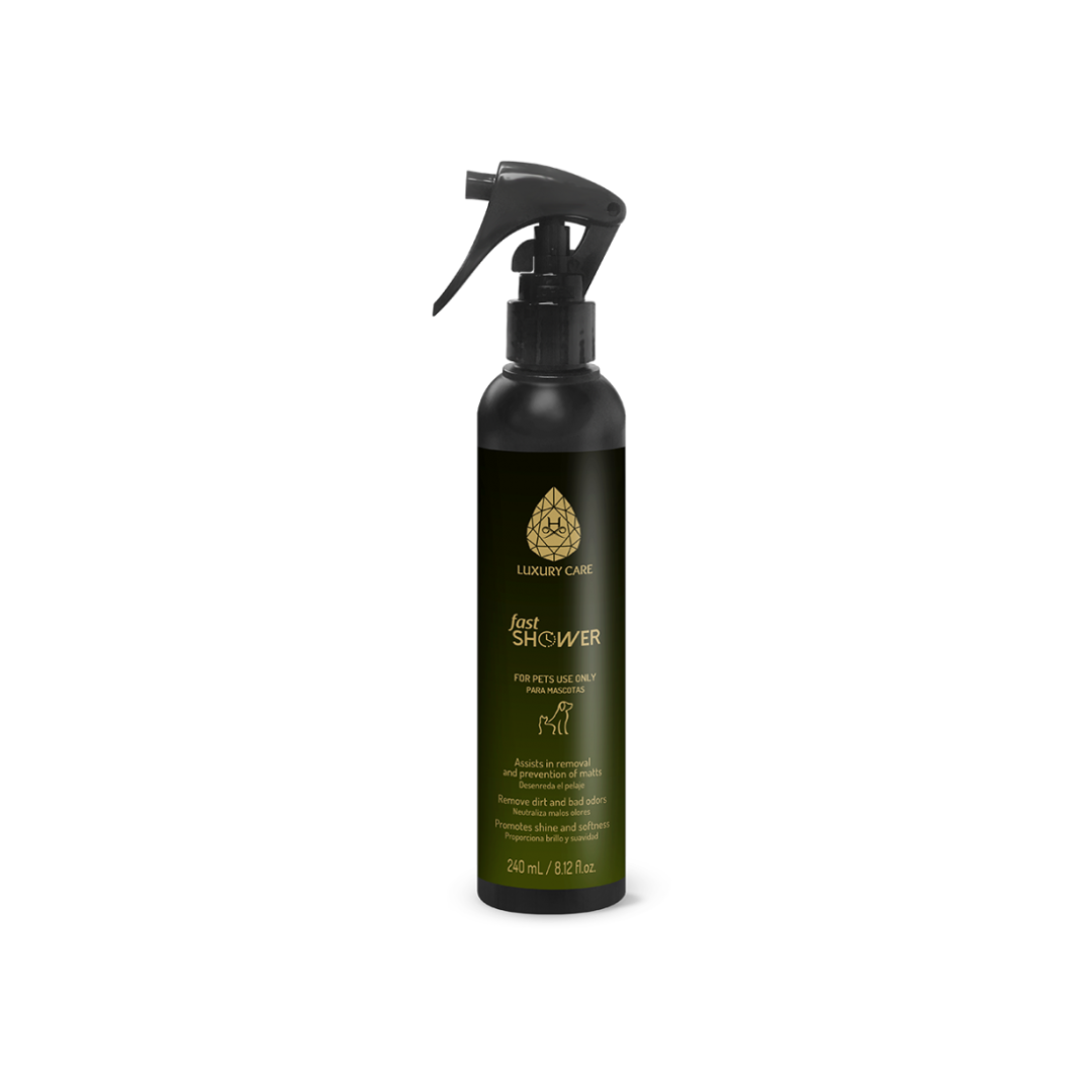 spray pulitore senza risciacquo cani, spray detergente gatti, deodorante pelo cani e gatti, spray neutralizza odori animali, spray snodante pelo cani, pulizia veloce cane gatto senza bagno, spray igienizzante pelo animali