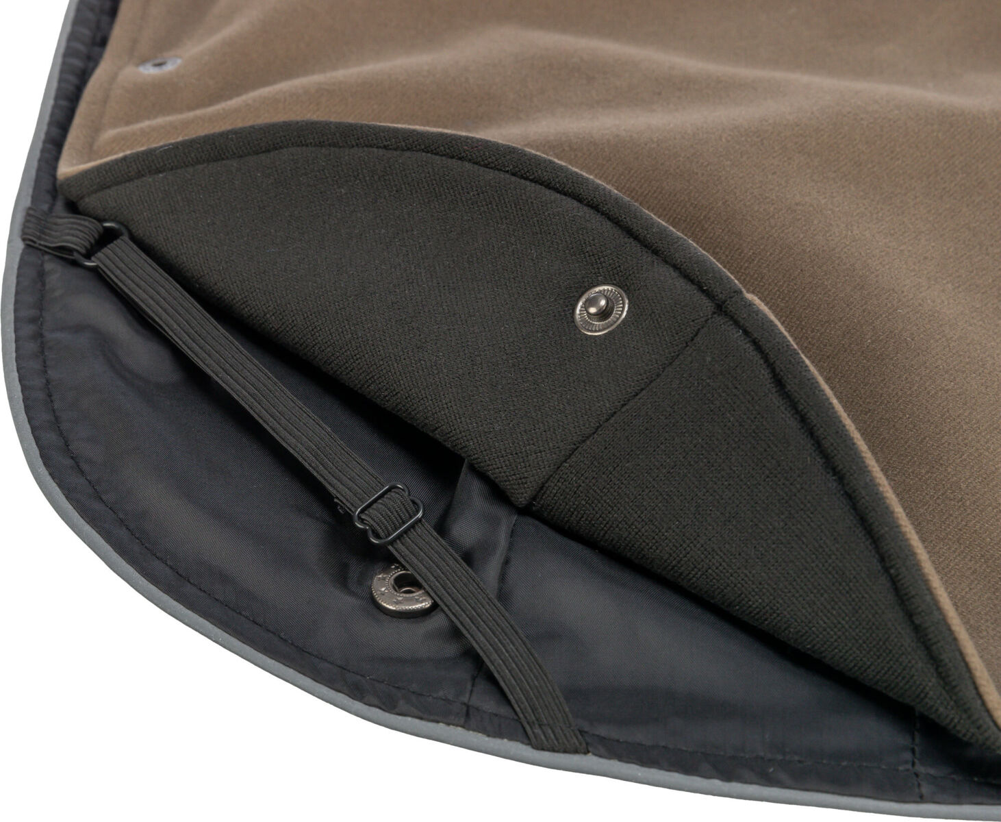 trixie hermy cappottino cane, cappottino cane verde oliva, trixie 681022 giacca cane, cappotto invernale impermeabile cane, abbigliamento cani inverno, giacca imbottita cane, cappottino per bassotti, cane bassotto