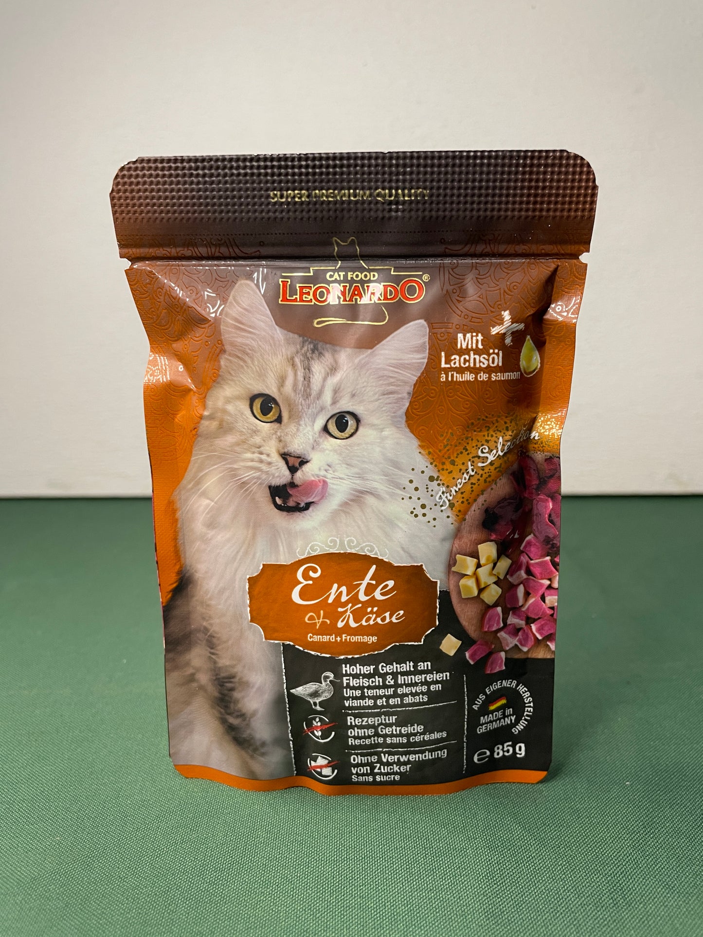 Leonardo - Bustina di umido in bocconi di Alta Qualità Senza Cereali e Senza Glutine per gatti Finest Selection 85g